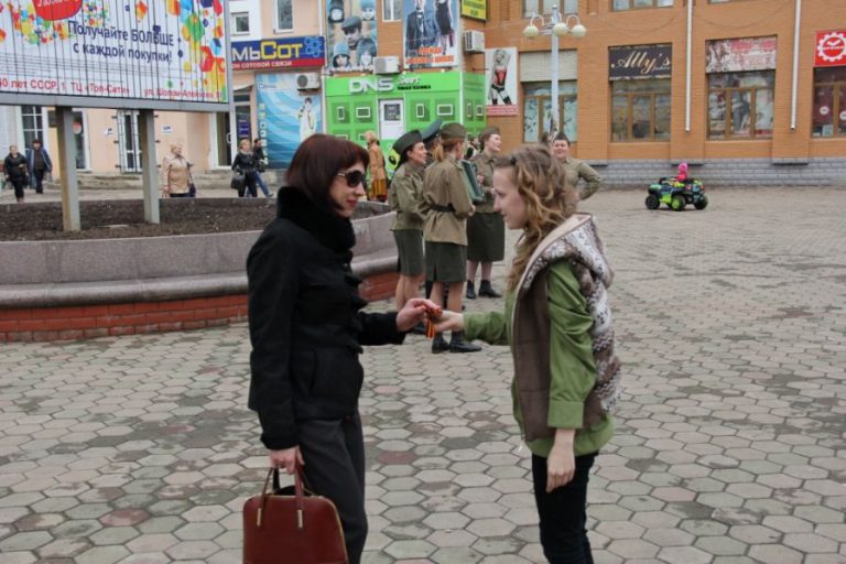 Участие студентов колледжа во Всероссийской молодёжной патриотической акции «Георгиевская ленточка»