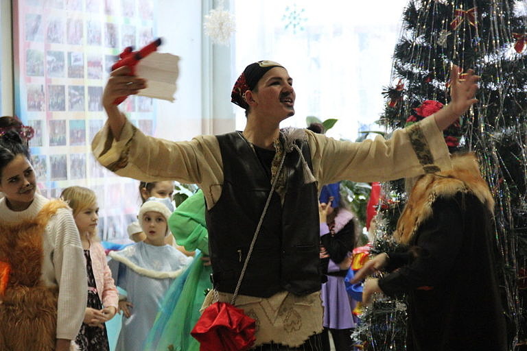 Новогоднее представление для детей  Детской хореографической школы «Сюрприз»