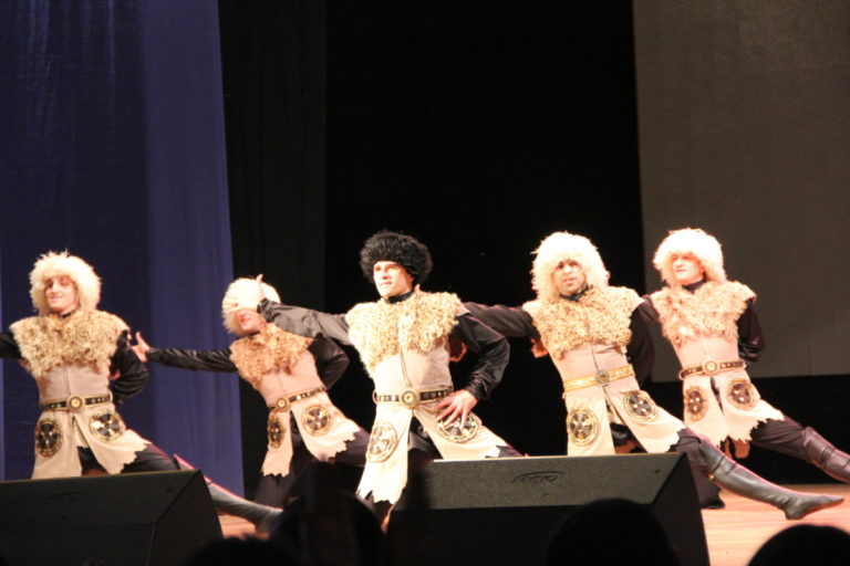 Ансамбль танца «Овация» принял участие в концерте Государственного академического Заслуженного ансамбля танца Дагестана «Лезгинка»