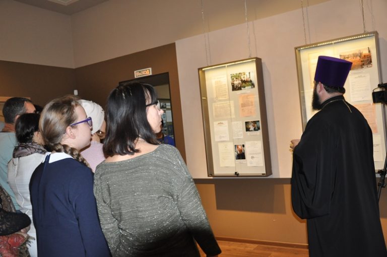 В областном краеведческом музее открыта выставка «Благовестник возрождения храмов»