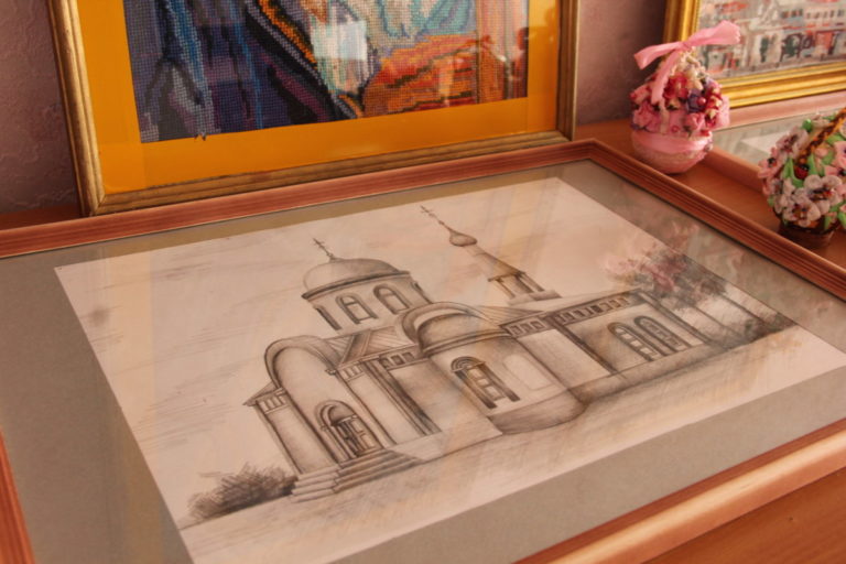 Выставка декоративно-прикладных работ студентов по православной тематике