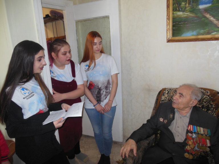 Студенты колледжа — волонтеры  Победы встретились с ветеранами Великой Отечественной войны