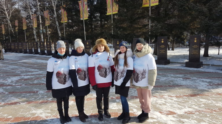 Волонтеры колледжа приняли участие в акции «Защитим память героев»