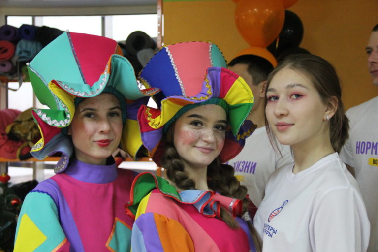 Волонтеры культуры подарили Новогодний праздник детям в ВОРДИ