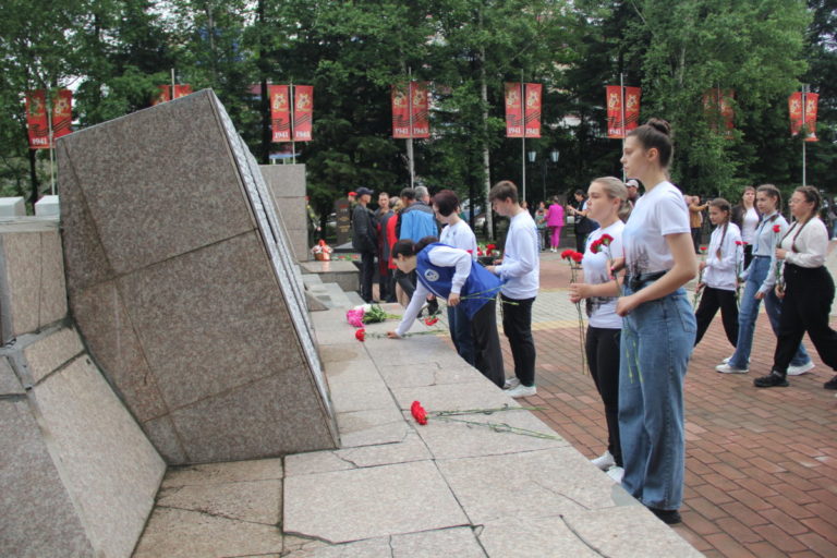 В митинге в День памяти и скорби приняли участие волонтеры Победы