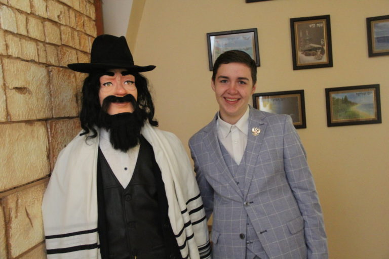 С главным равином Еврейской автономной области Эфраимом Колпаком встретились студенты колледжа