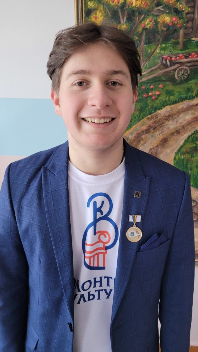 Студент колледжа Антон Гайдайчук награжден медалью «Доброволец ЕАО»
