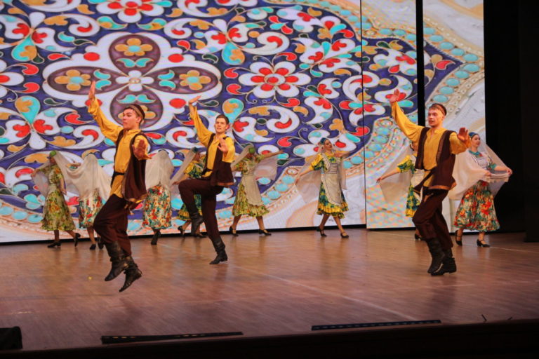 «Как ты прекрасна, Россия моя!» – Отчетный концерт ансамбля танца «Овация»