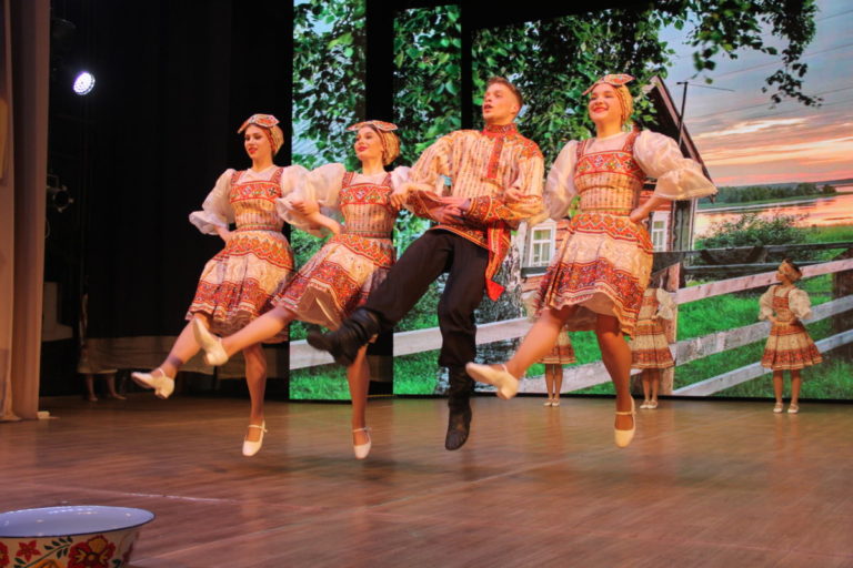 «Как ты прекрасна, Россия моя!» – Отчетный концерт ансамбля танца «Овация»