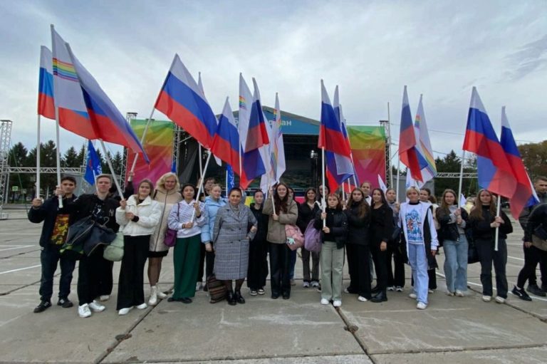 Митинг-концерт, посвящённый Дню воссоединения Донбасса и Новороссии с Россией