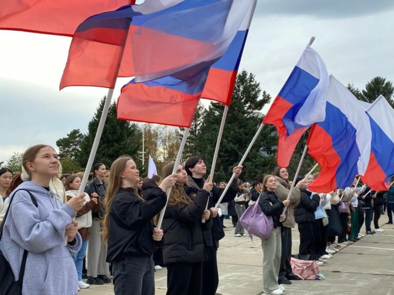 Митинг-концерт, посвящённый Дню воссоединения Донбасса и Новороссии с Россией